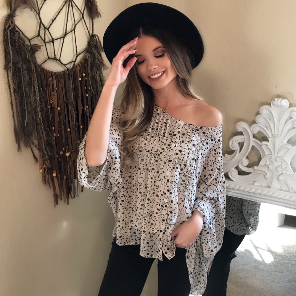 Naked Zebra off the shoulder top✨🌿